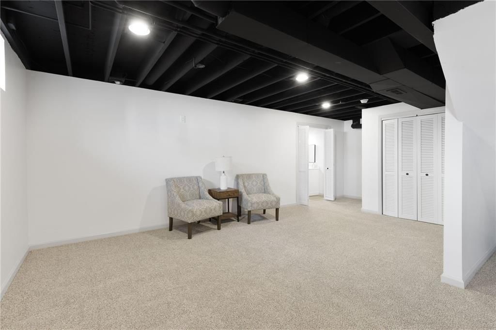 719 SE London Way — photo 32