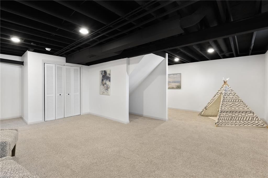 719 SE London Way — photo 33