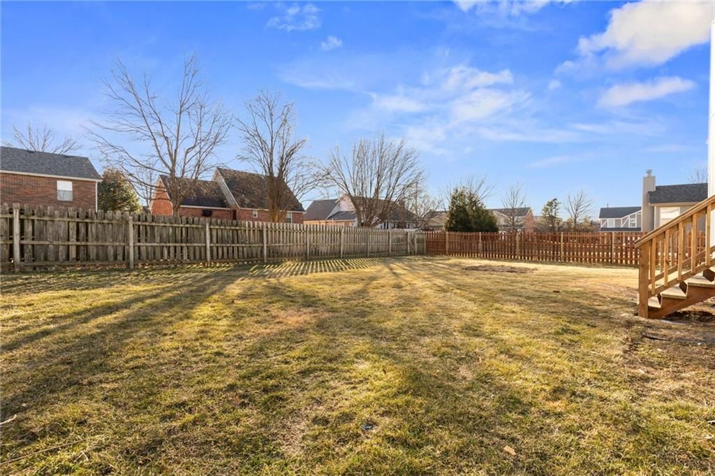 719 SE London Way — photo 40