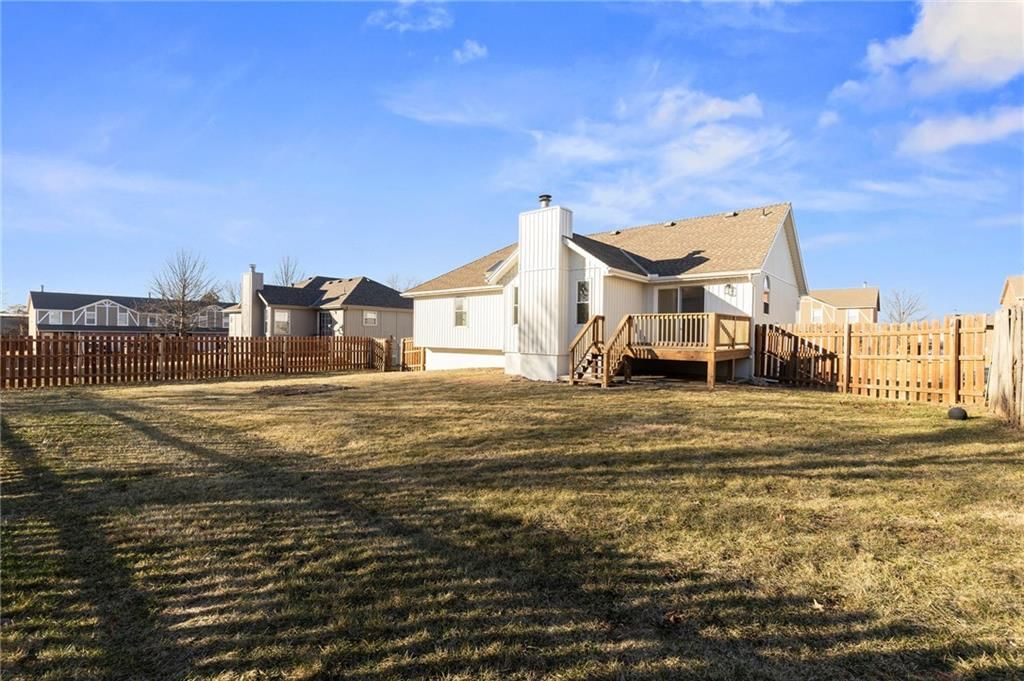 719 SE London Way — photo 41