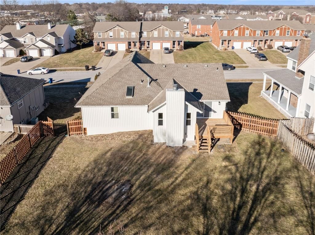 719 SE London Way — photo 43