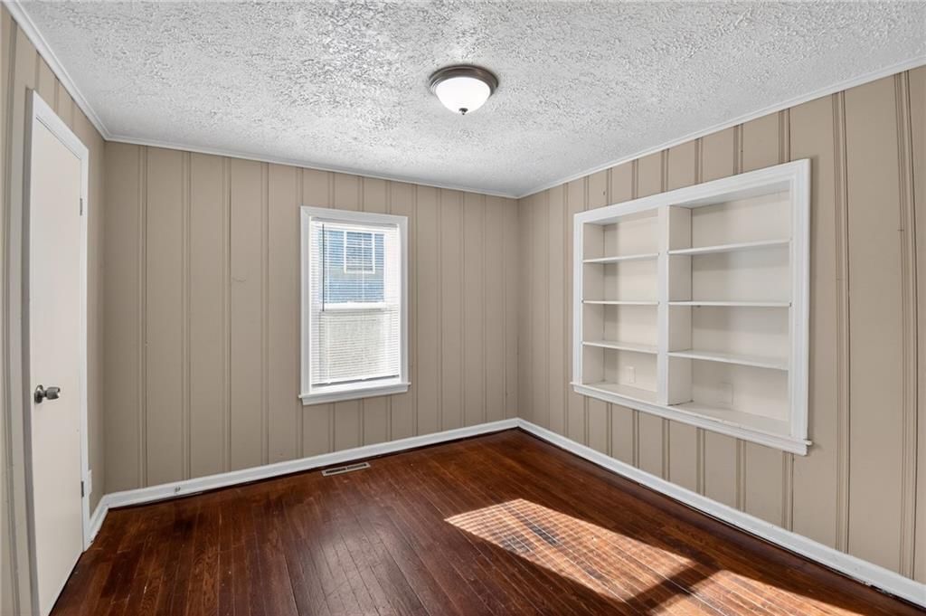 822 N Crysler Avenue — photo 14