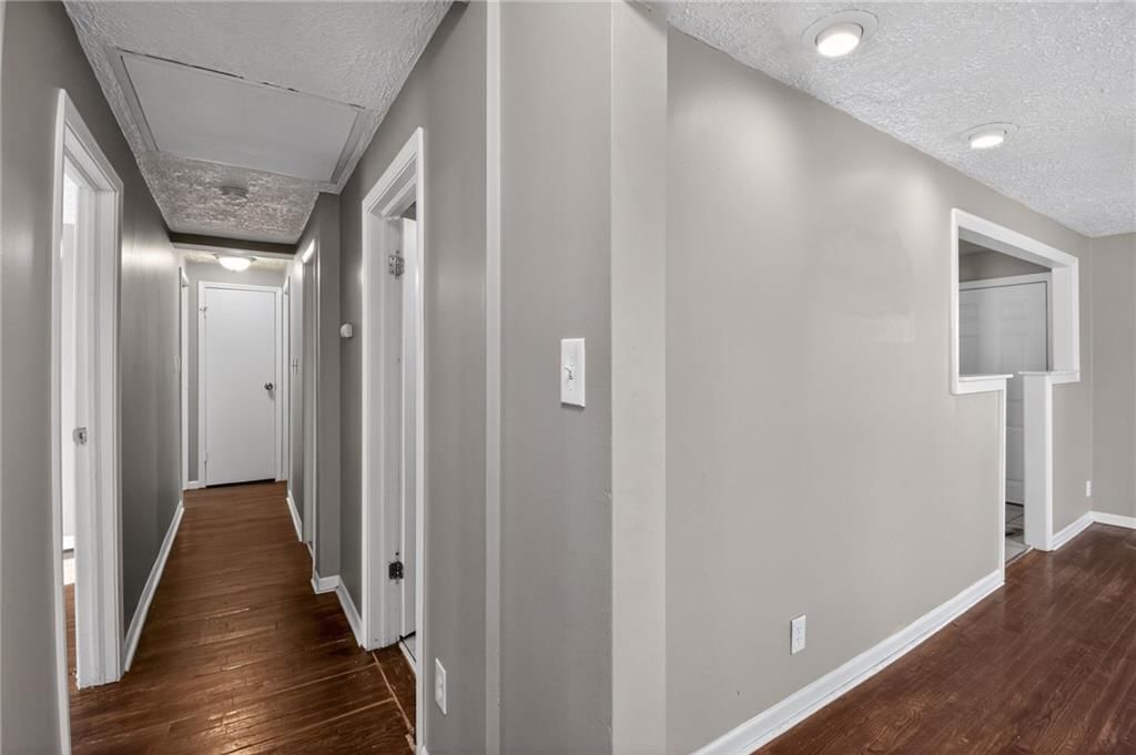 822 N Crysler Avenue — photo 27