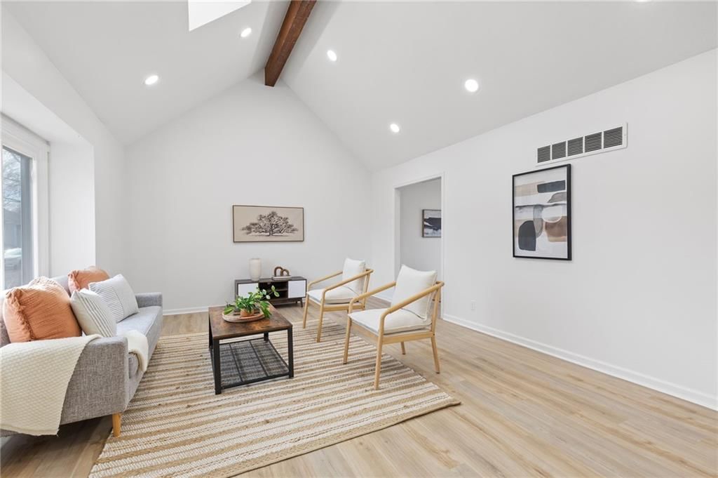 409 S Chambery Drive — photo 3