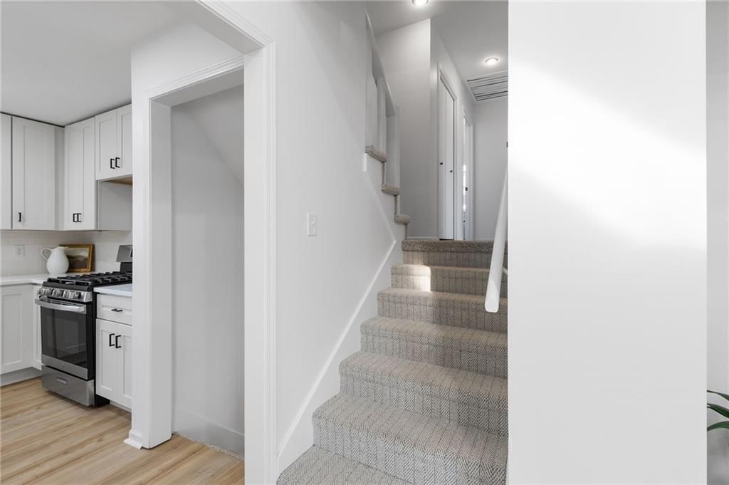 409 S Chambery Drive — photo 13