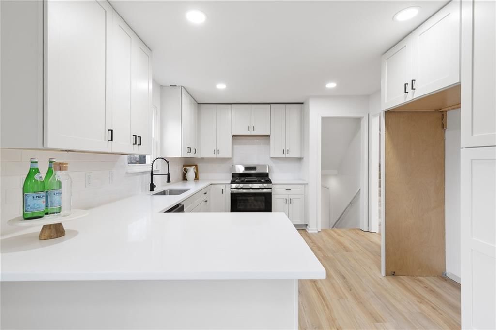 409 S Chambery Drive — photo 18
