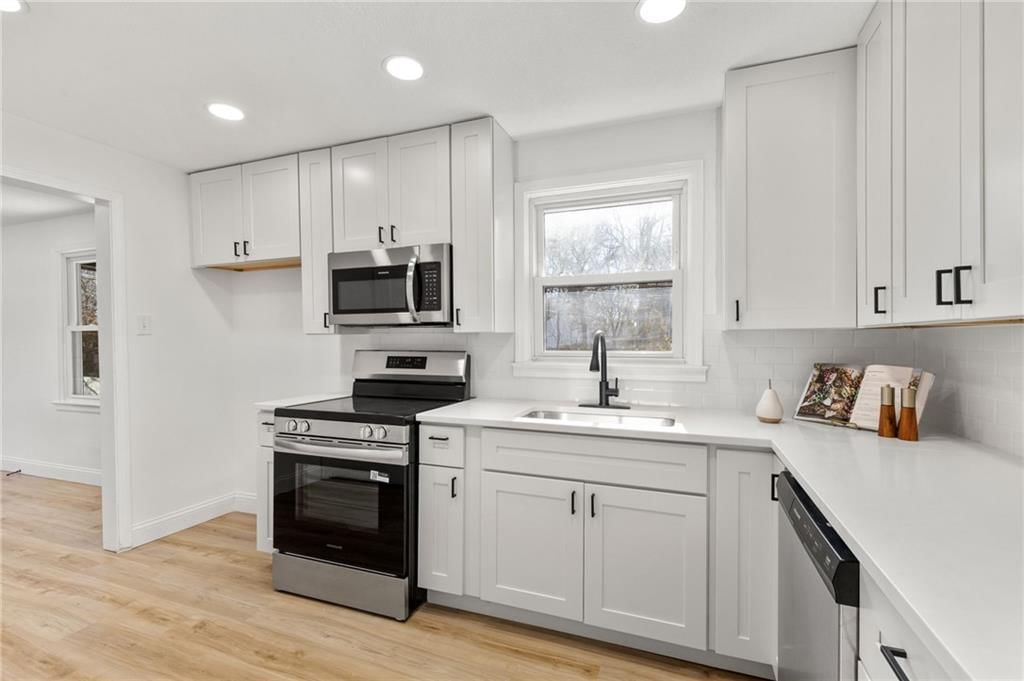137 W 85th Street — photo 13