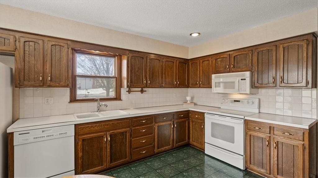 12325 W 100th Street — photo 13