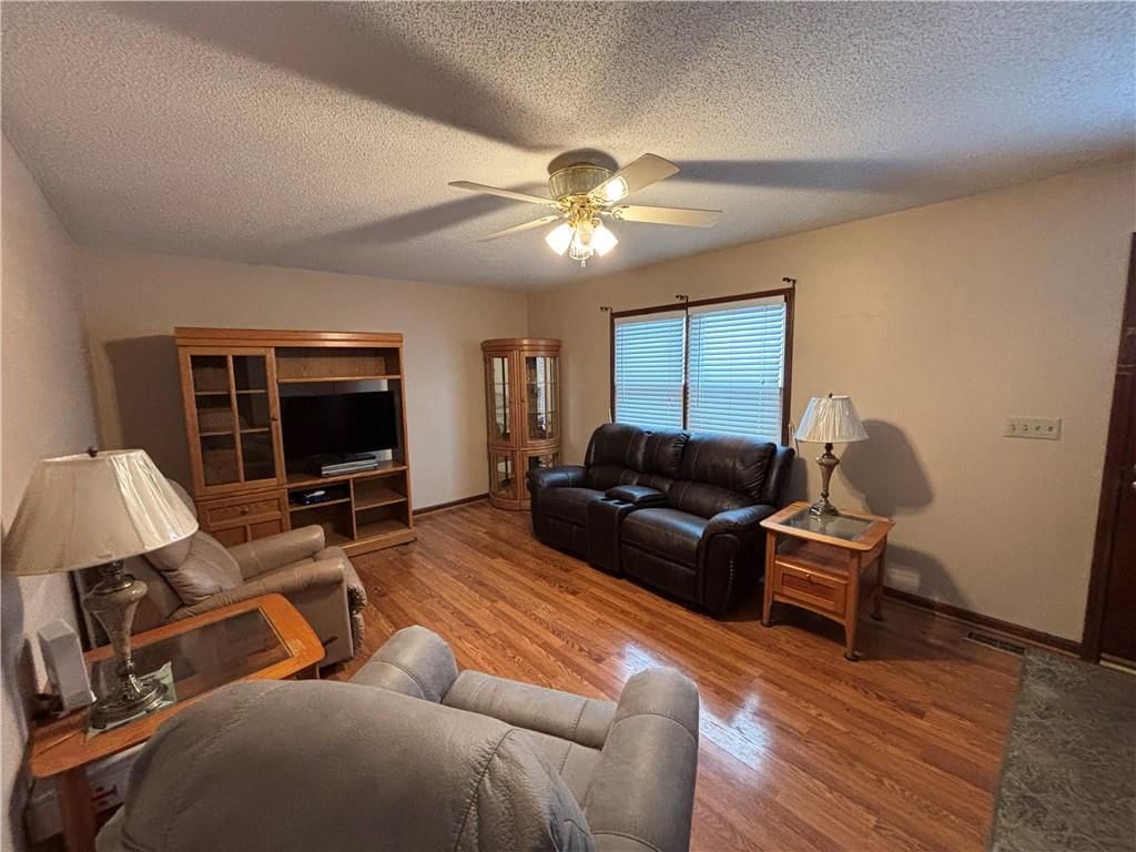 1104 Halsey Terrace — photo 5