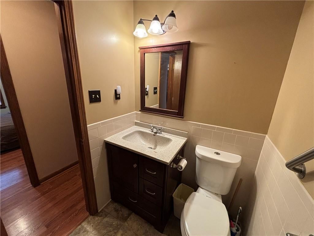 1104 Halsey Terrace — photo 18