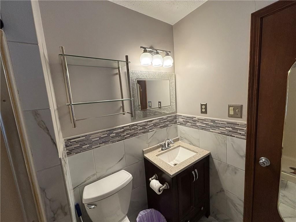 1104 Halsey Terrace — photo 26