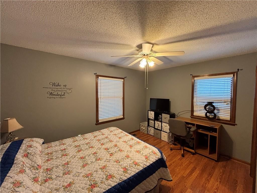 1104 Halsey Terrace — photo 29