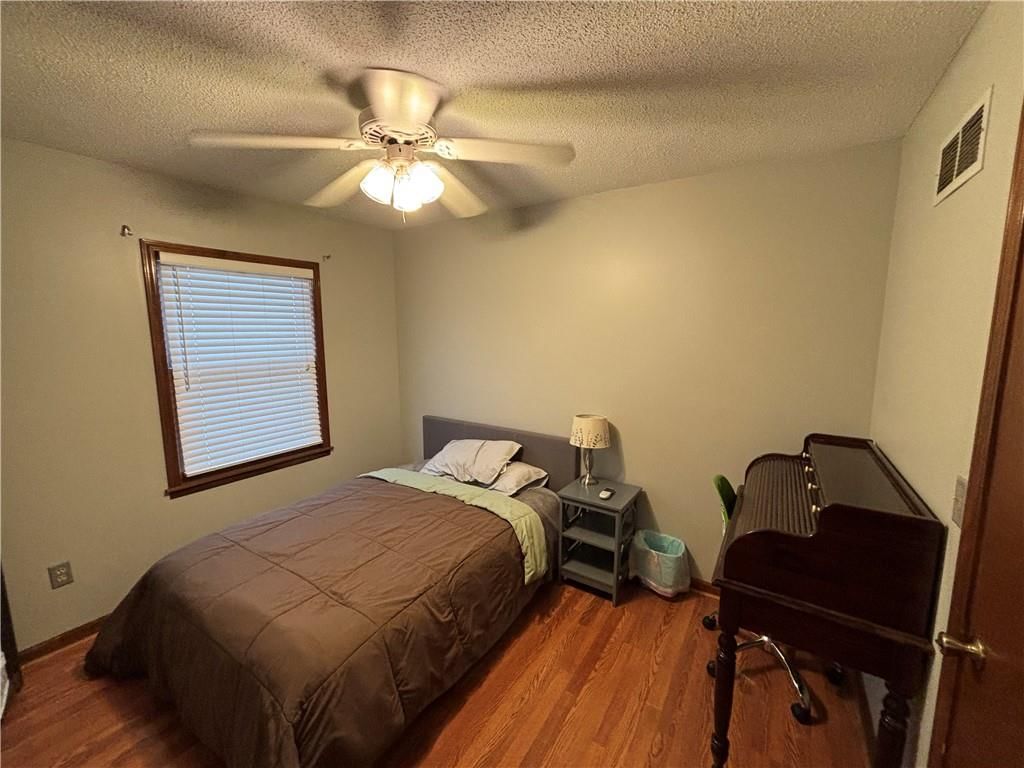 1104 Halsey Terrace — photo 32
