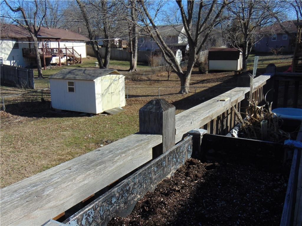 1104 Halsey Terrace — photo 34