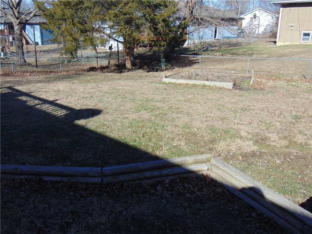 1104 Halsey Terrace — photo 37