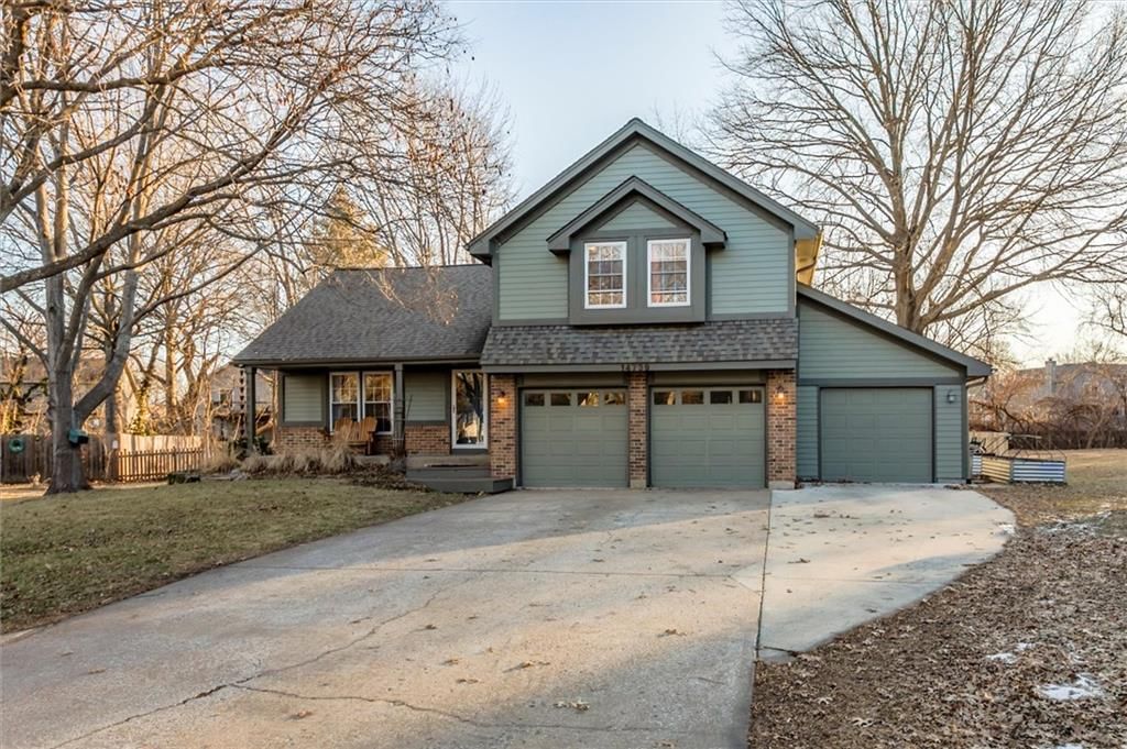 14739 S Locust Street — photo 2