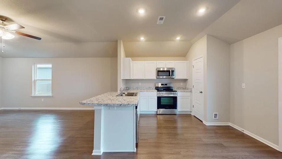 534 W Bluebird Street — photo 3