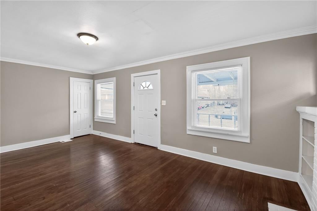 2407 E 68th Terrace — photo 3