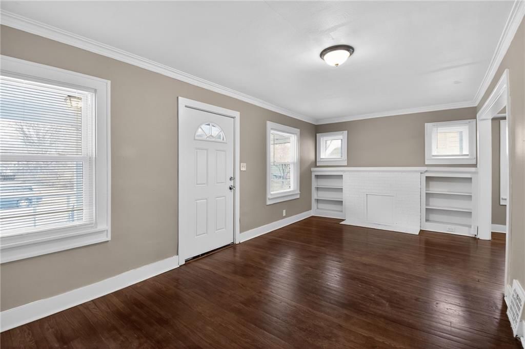 2407 E 68th Terrace — photo 4