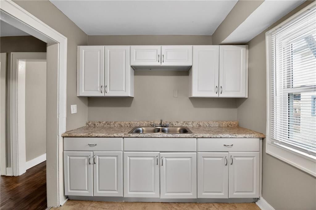 2407 E 68th Terrace — photo 15