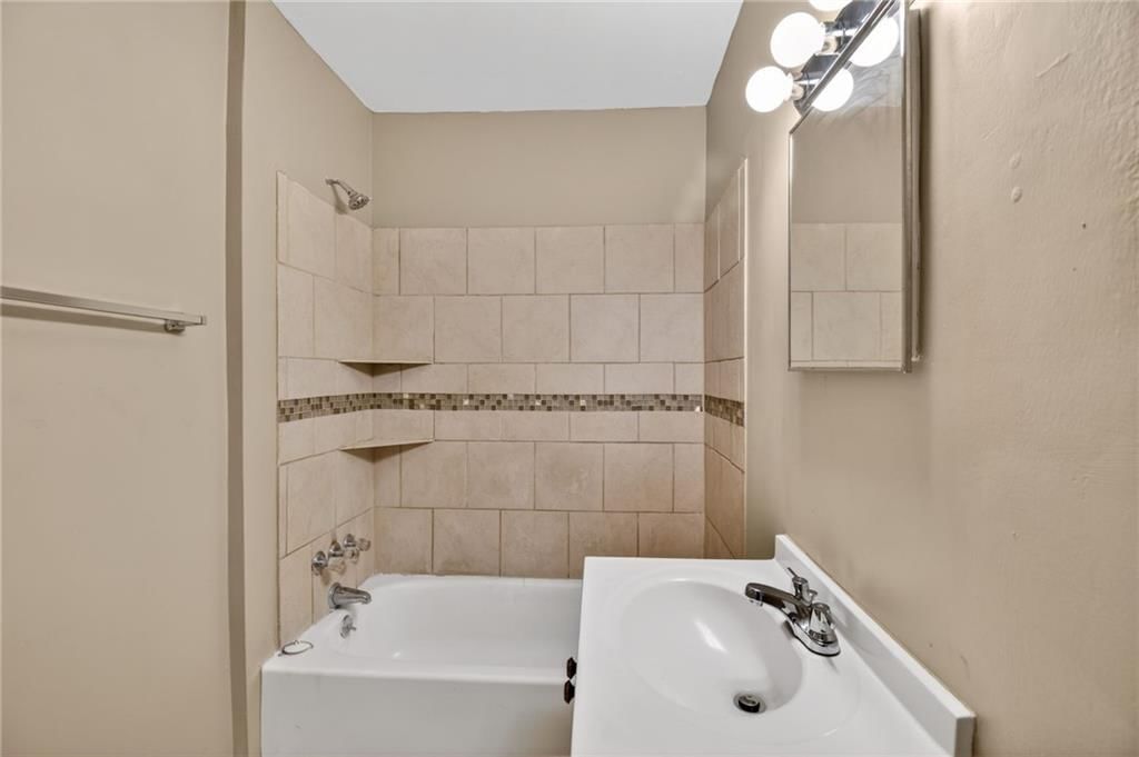 2407 E 68th Terrace — photo 21