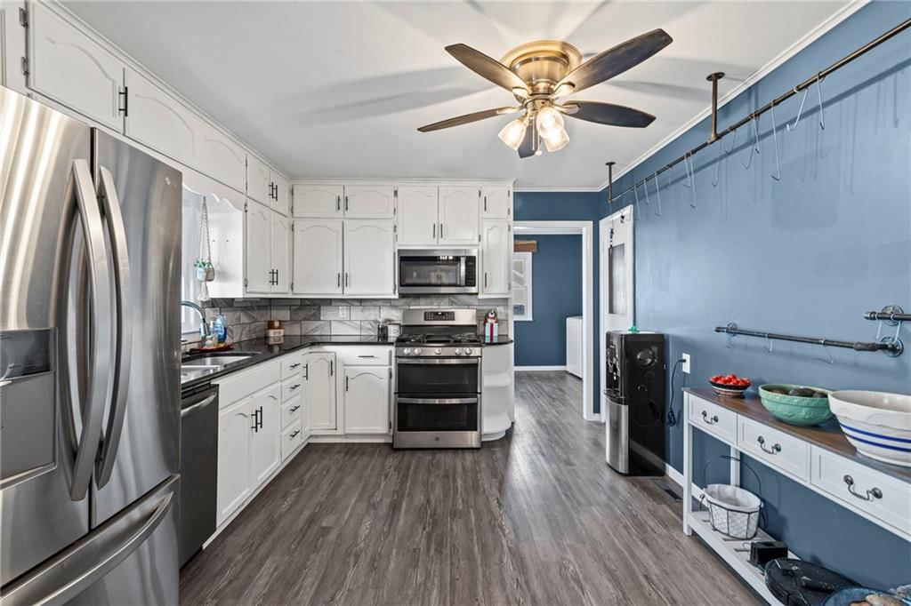409 W Main Street — photo 11