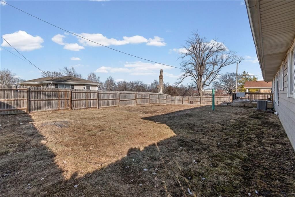 409 W Main Street — photo 24
