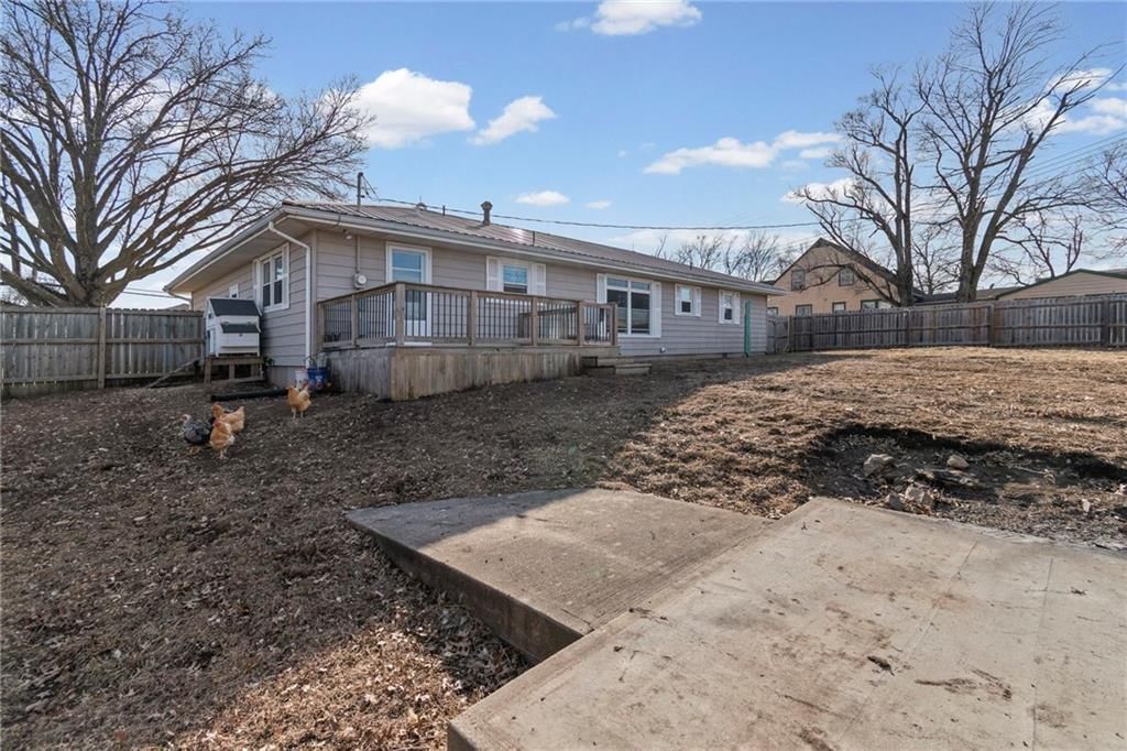 409 W Main Street — photo 25