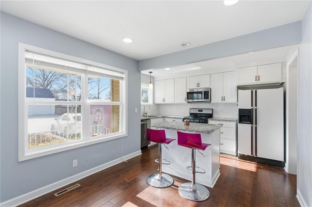 618 W 85th Terrace — photo 9
