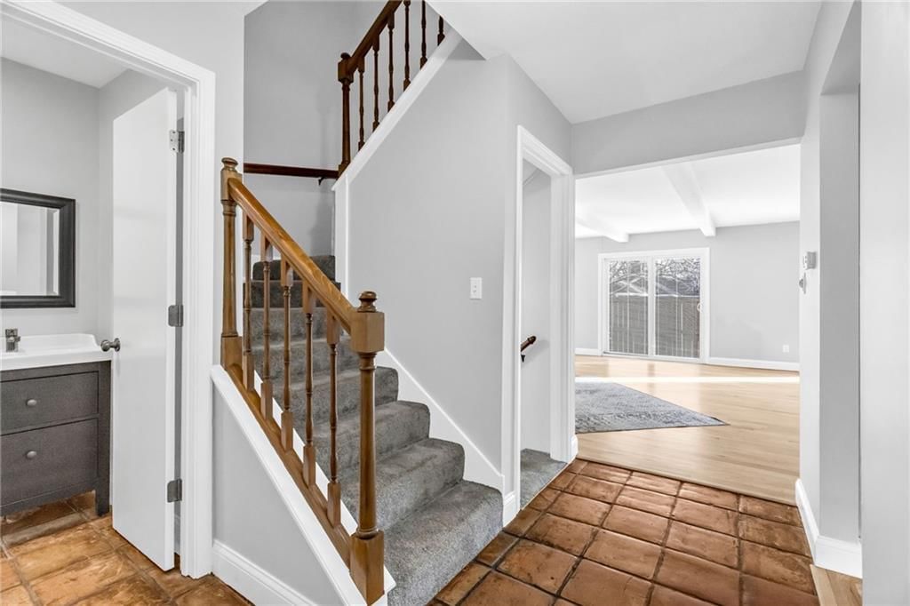 10239 Robinson Street — photo 6