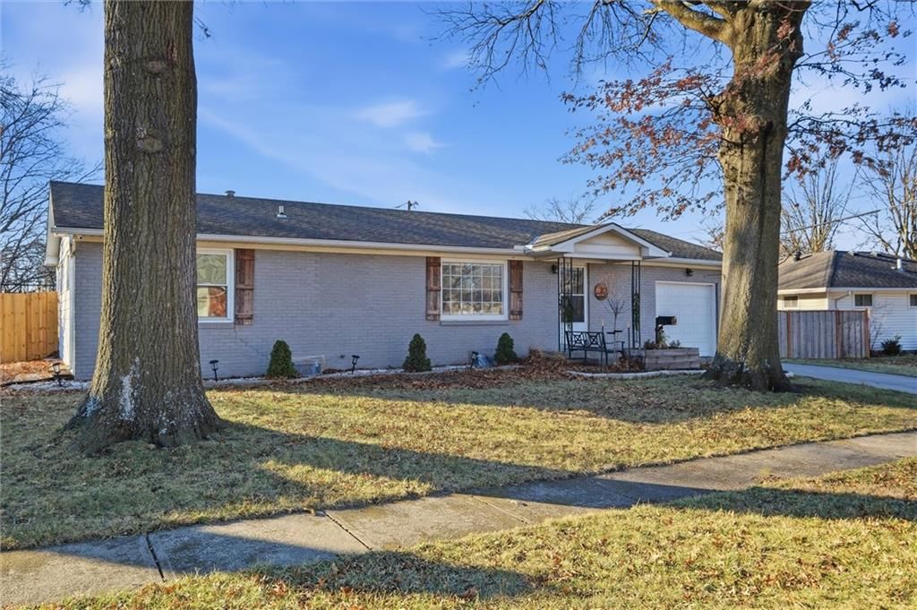 113 W Apache Lane — photo 2
