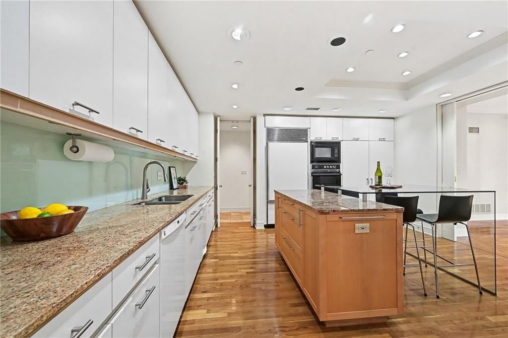 433 Ward Parkway — photo 15