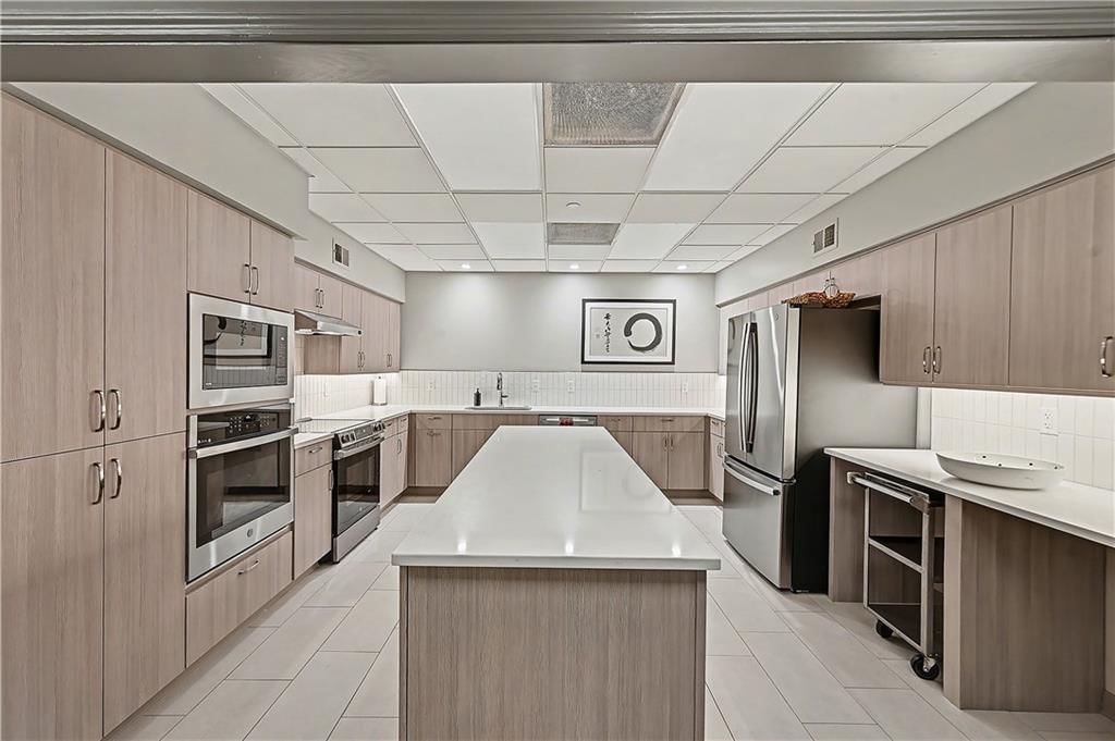 433 Ward Parkway — photo 33