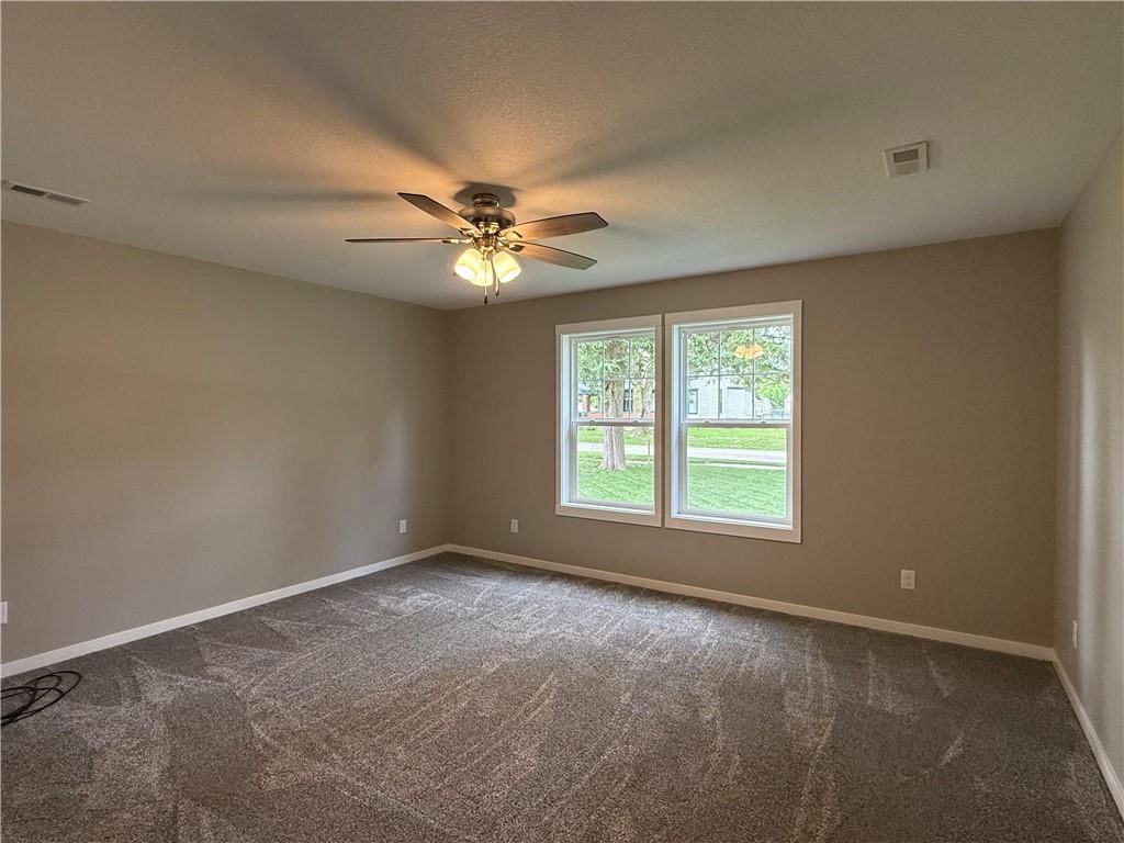 315 W Cornhill Street — photo 2