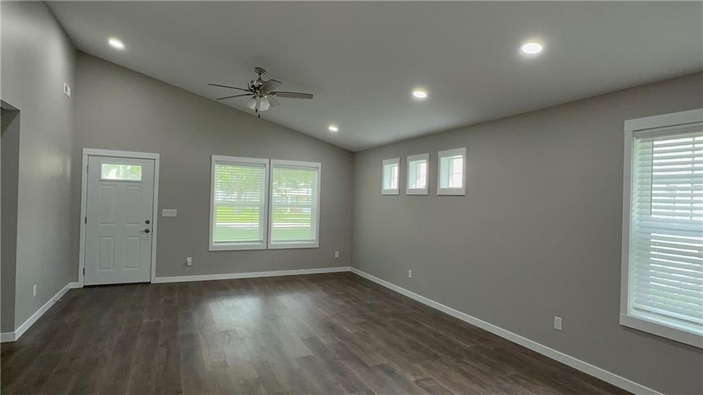 315 W Cornhill Street — photo 13
