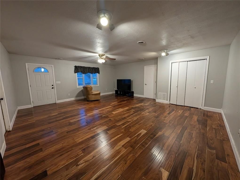 5 Canary Circle — photo 8