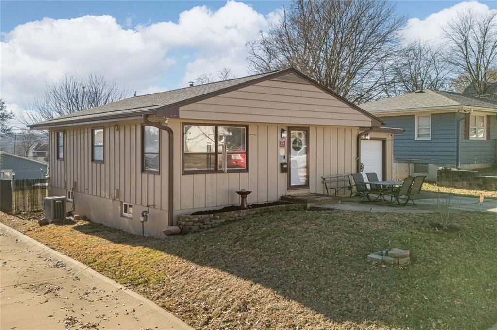 2406 Edmond Street — photo 2