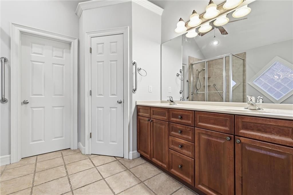 11813 S Hallet Street — photo 18