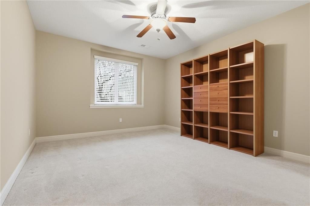 11813 S Hallet Street — photo 32