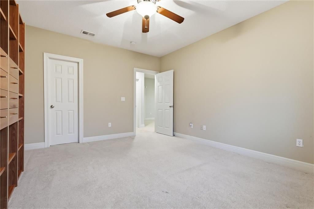11813 S Hallet Street — photo 33