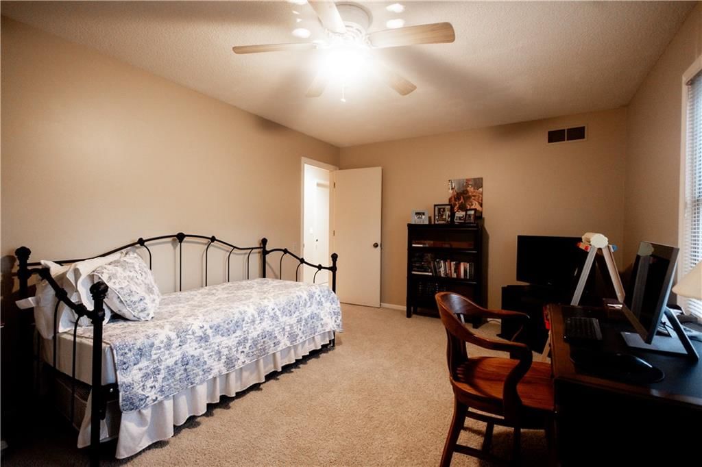 3413 W Colony Square — photo 33