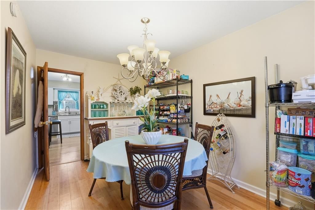 1424 Lawrence Avenue — photo 13