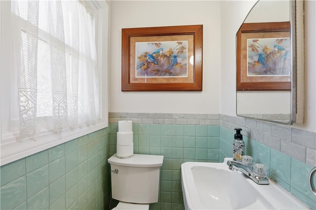 1424 Lawrence Avenue — photo 14