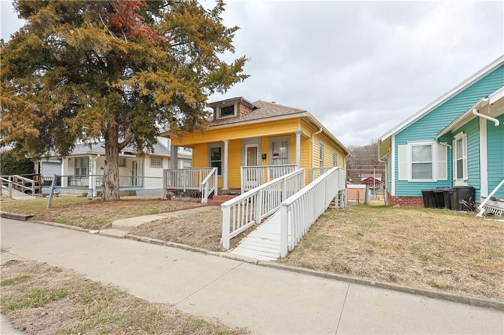 3133 Saint Joseph Avenue — photo 2