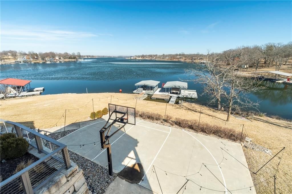 560 Lake Viking Terrace — photo 8