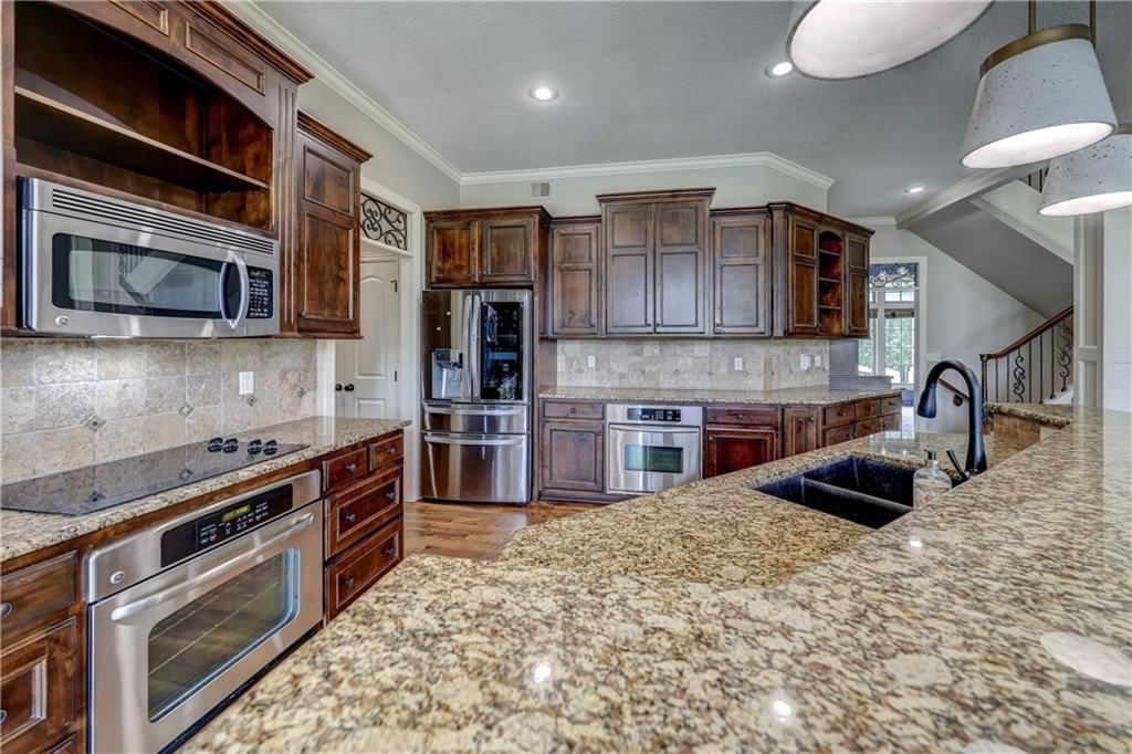 16412 Barton Street — photo 9