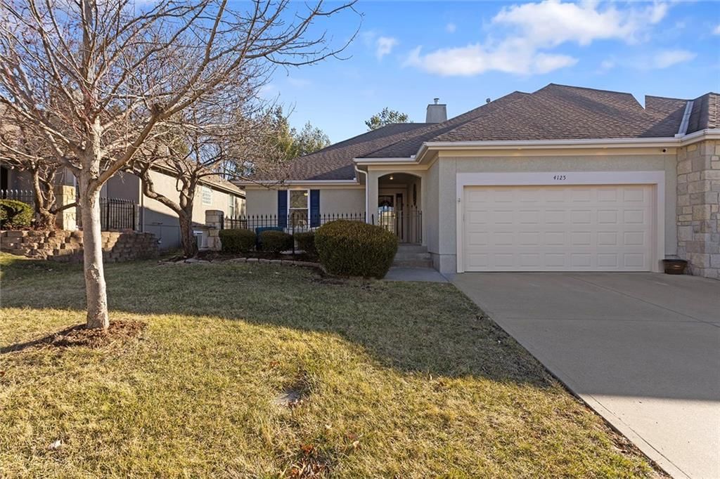 4125 SW Homestead Drive, Lee's Summit, MO