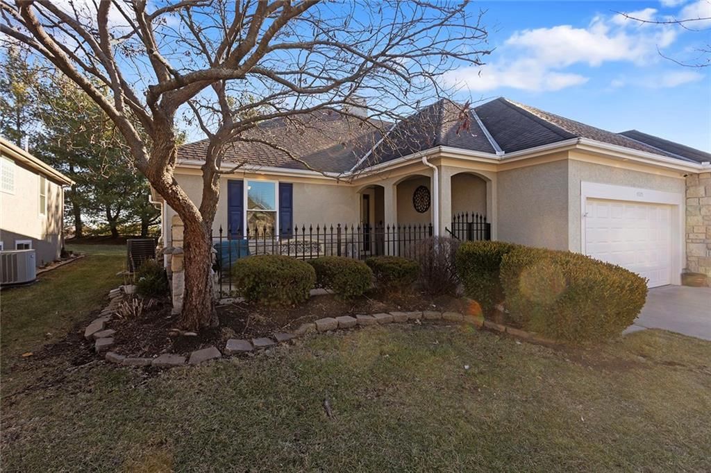 4125 SW Homestead Drive — photo 2