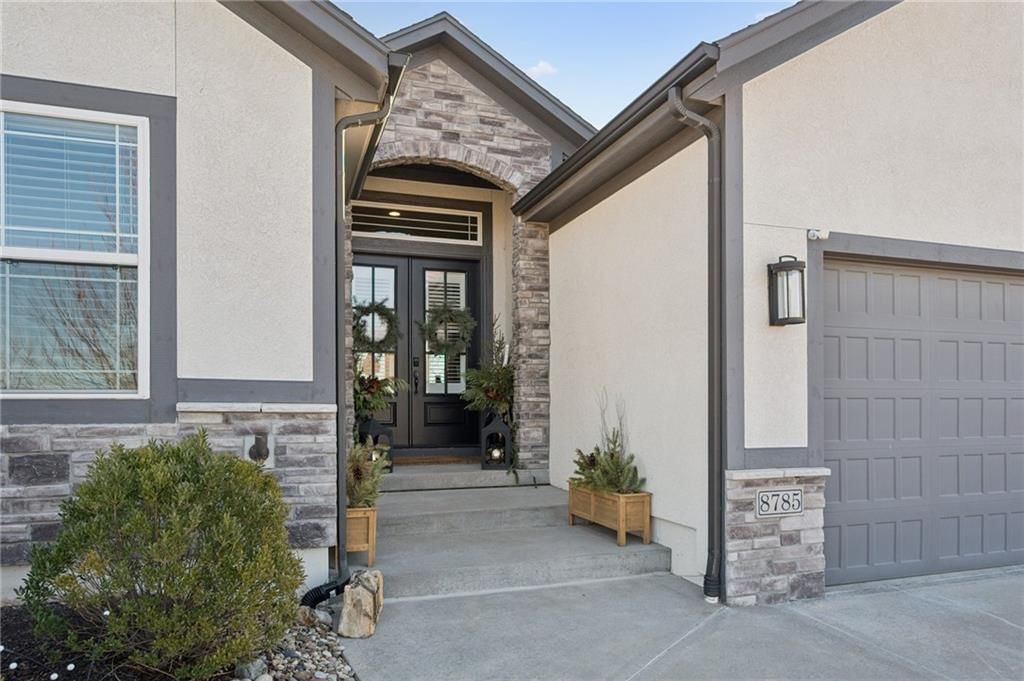 8785 Greeley Street — photo 2