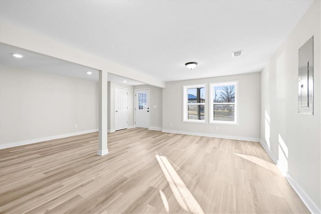 231 Coronado Road — photo 10